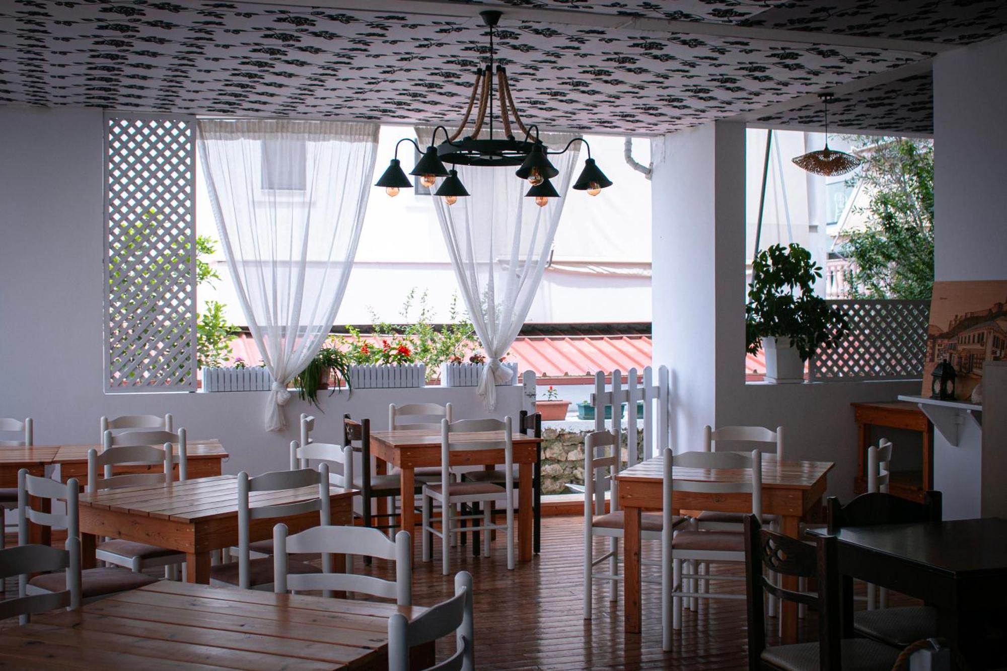 Hotel Fron Sarandë Exterior foto