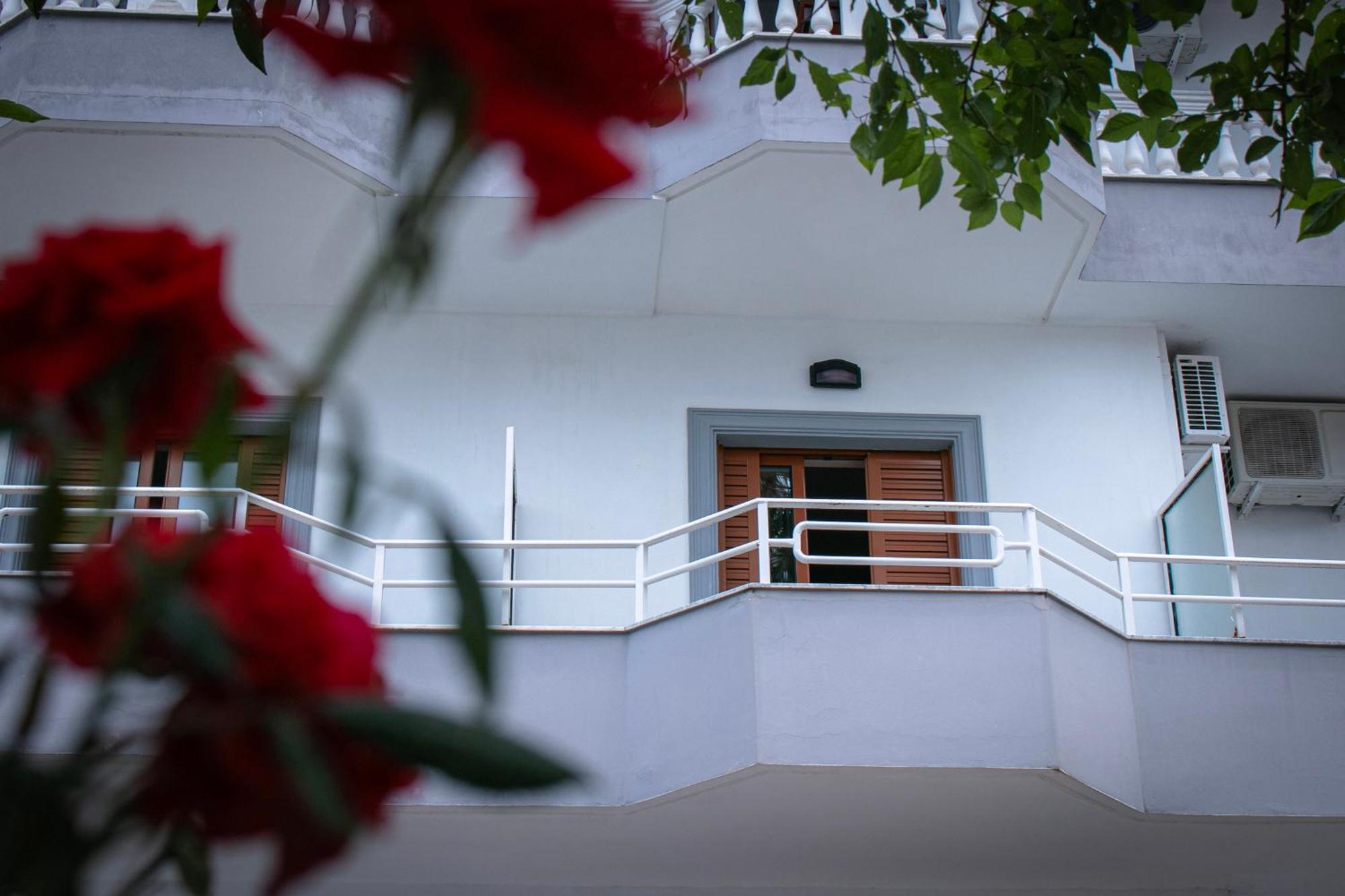 Hotel Fron Sarandë Exterior foto