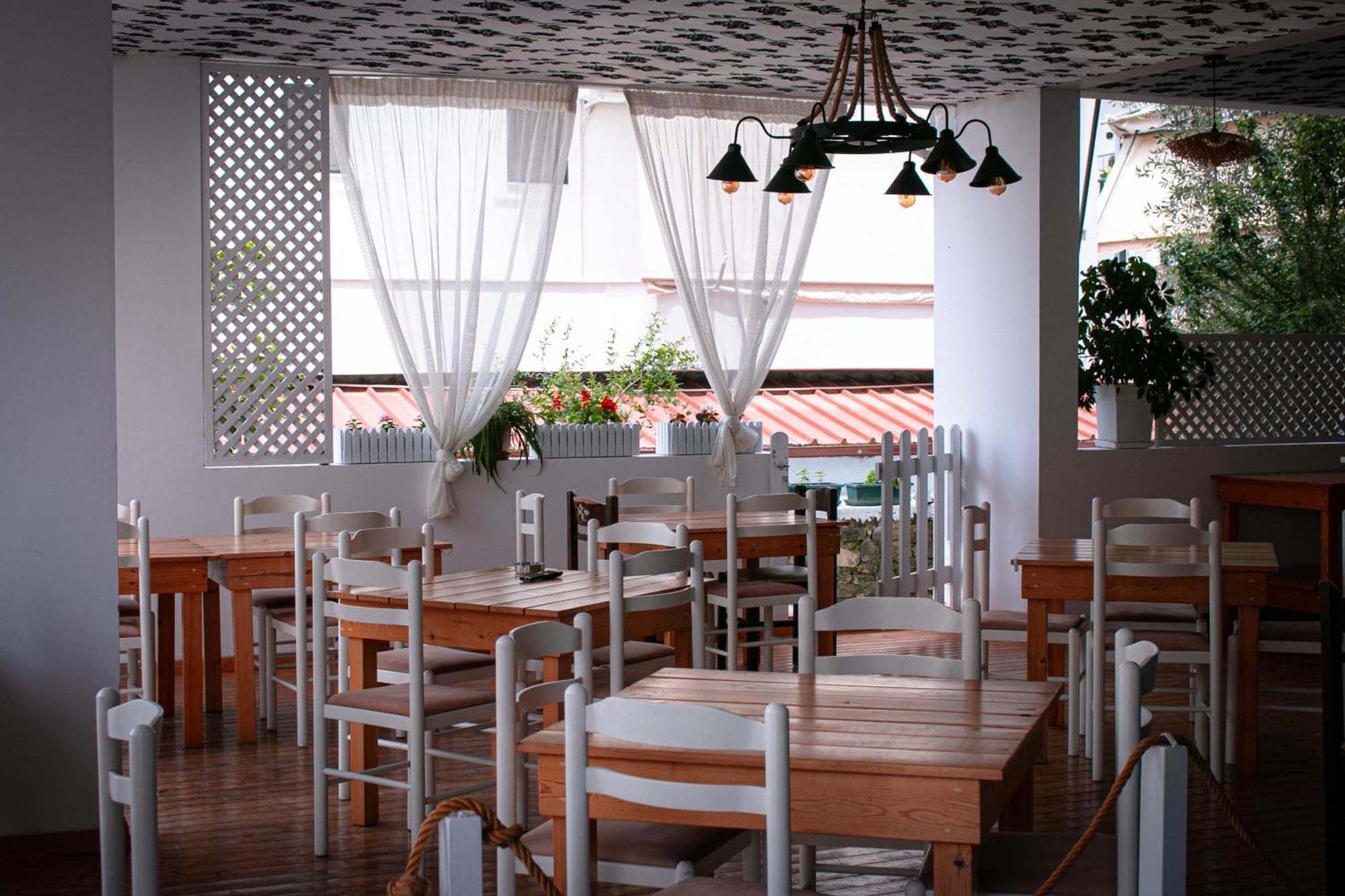 Hotel Fron Sarandë Exterior foto